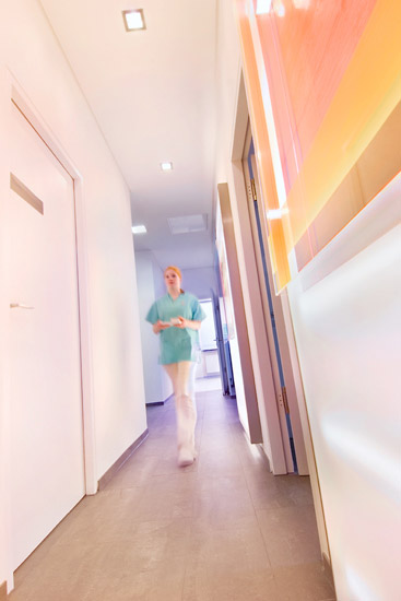 Mitarbeiterin im MVZ Hansaklinik in Dortmund